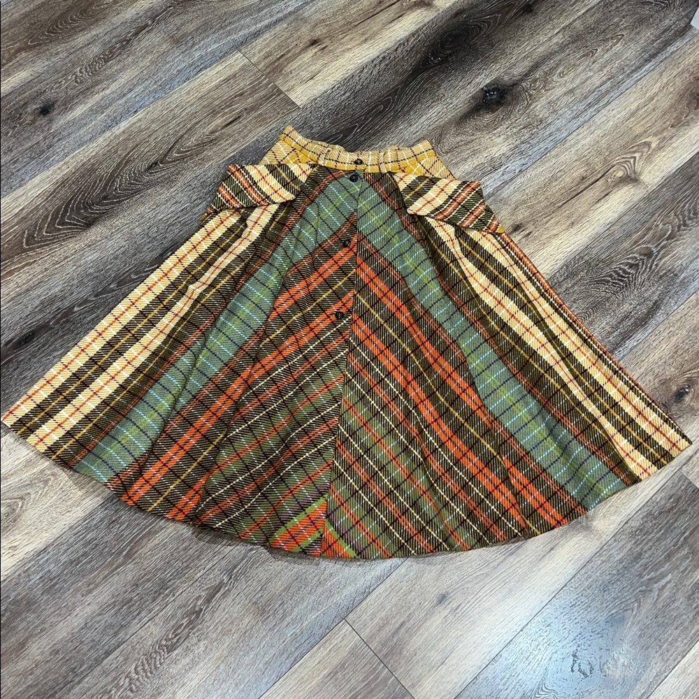 Beautiful Fall Shades Multicolor Plaid Wool Vintage Full Skirt W/Front Pockets 🍁